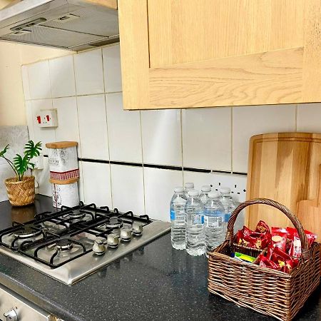 3Br Central London Close Station 외부 사진