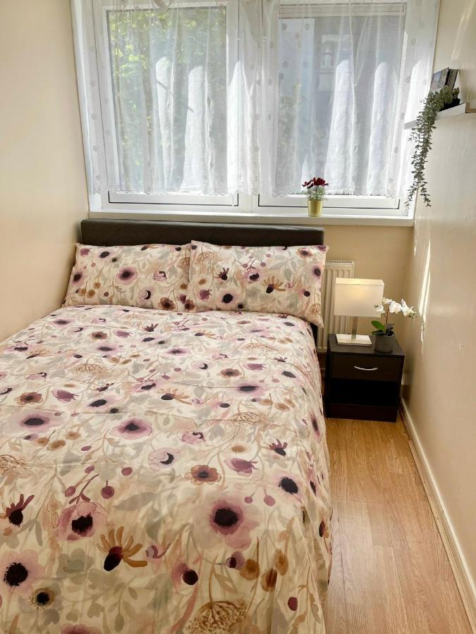 3Br Central London Close Station 외부 사진