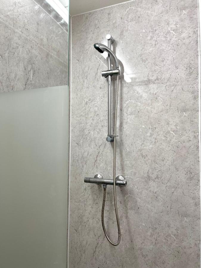 3Br Central London Close Station 외부 사진