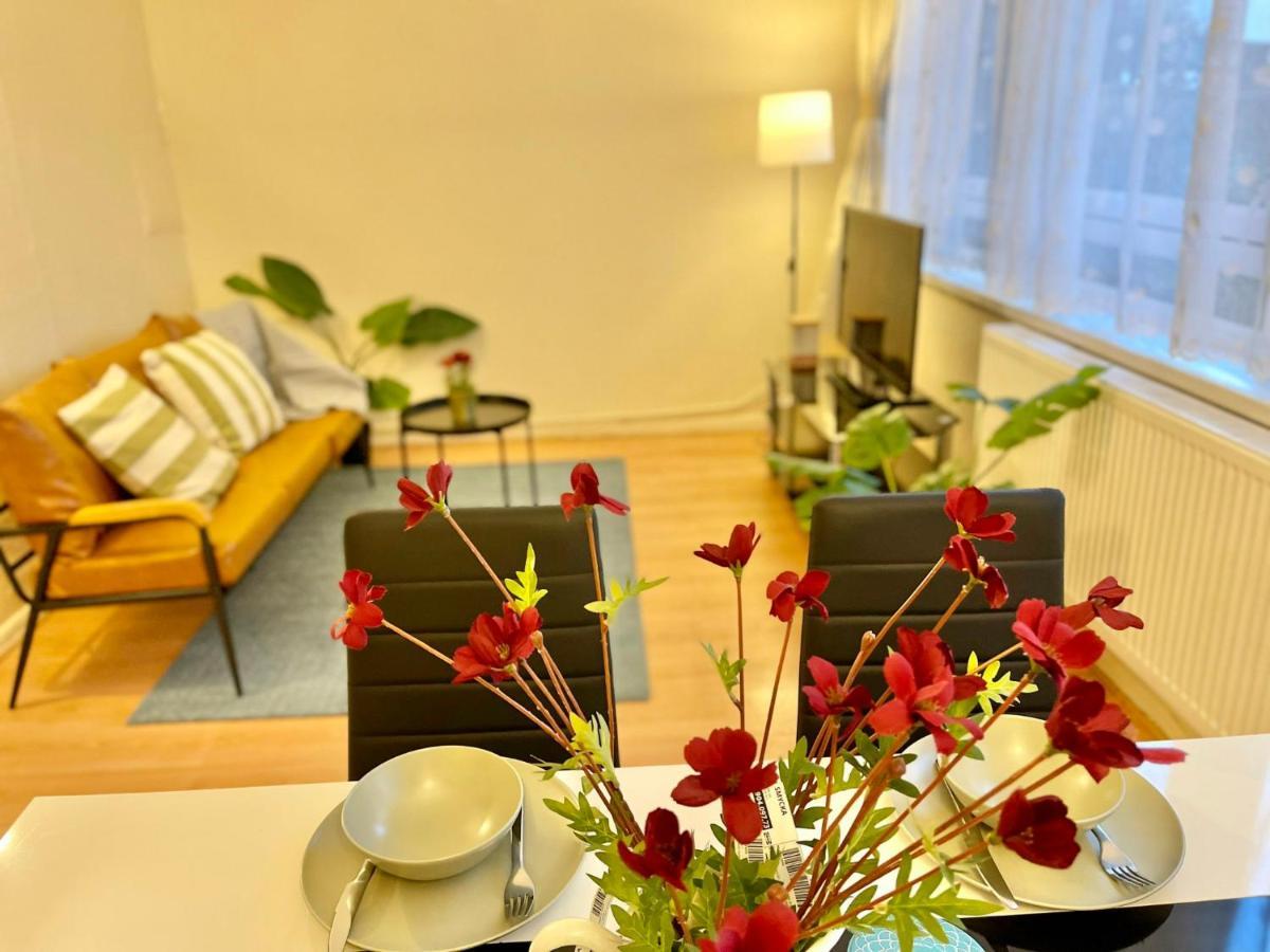 3Br Central London Close Station 외부 사진